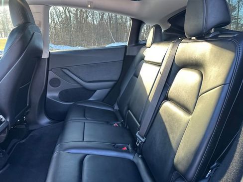 Used 2023 Tesla Model Y Performance image 18