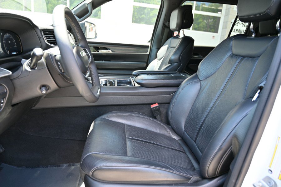 Used 2024 Jeep Wagoneer Series II w/ Flexible Seating Group AWD/4WD image 16