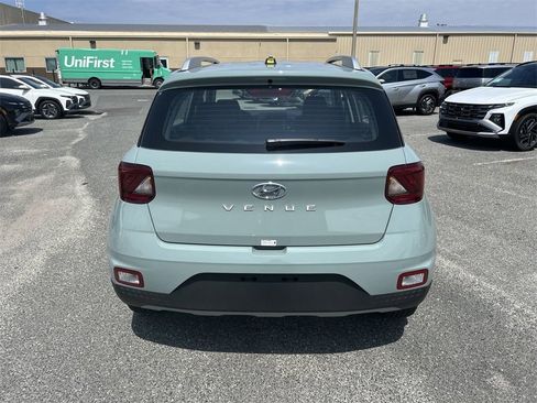New 2025 Hyundai Venue Limited image 12