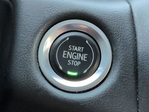 Used 2021 Chevrolet Suburban Z71 image 27