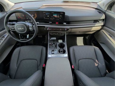 New 2026 Kia Carnival EX FWD image 37