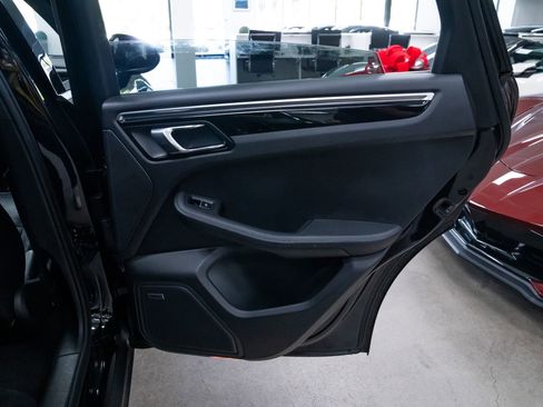 Used 2017 Porsche Macan S AWD/4WD image 22