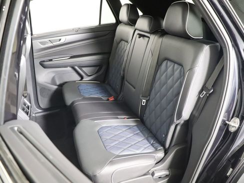 Used 2025 Volkswagen Atlas Cross Sport SEL Premium R-Line image 43