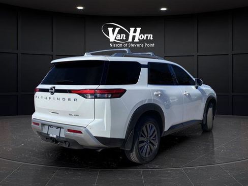 Used 2025 Nissan Pathfinder SL w/ SL Premium Package image 3