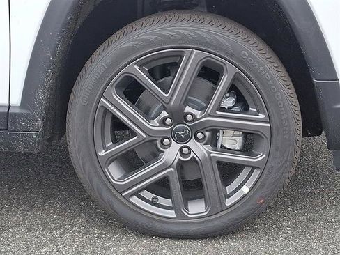 New 2026 Jeep Compass Limited w/ Sun, Sound & Navigation Group image 5