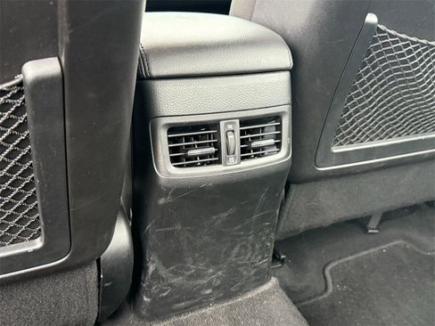 Used 2010 Suzuki Kizashi SE image 25