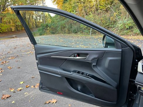 Used 2025 Toyota Camry LE image 18