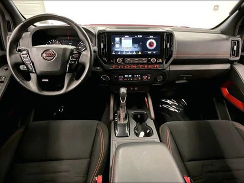 Used 2025 Nissan Frontier PRO-4X AWD/4WD image 18
