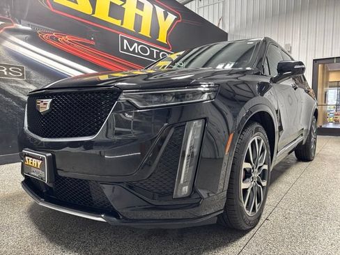 Used 2023 Cadillac XT6 Sport w/ Platinum Package AWD/4WD image 2