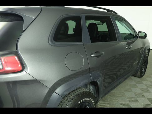 Used 2022 Jeep Cherokee Trailhawk w/ Premium Leather Package image 17