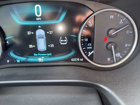 Used 2018 Buick Enclave Avenir w/ Avenir Technology Package image 4