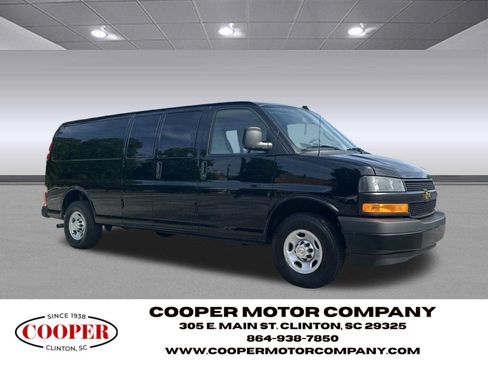 Used 2025 Chevrolet Express 3500 LS RWD image 7
