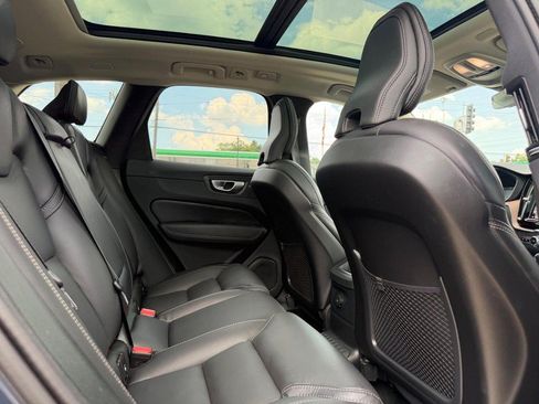 Certified 2024 Volvo XC60 T8 Ultimate AWD/4WD image 11