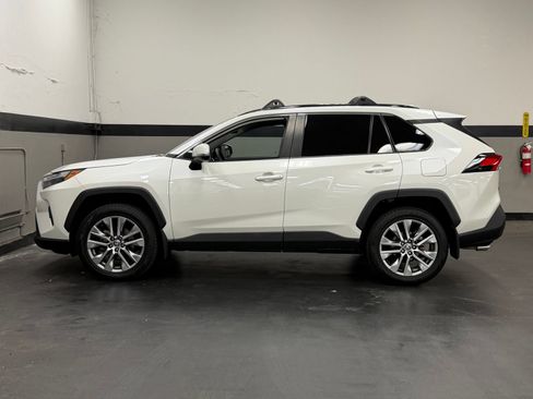 Used 2022 Toyota RAV4 XLE Premium AWD/4WD image 8