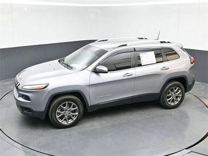 Used 2018 Jeep Cherokee Latitude Plus w/ Comfort/Convenience Group