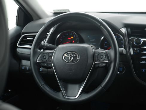 Used 2020 Toyota Camry XSE image 14