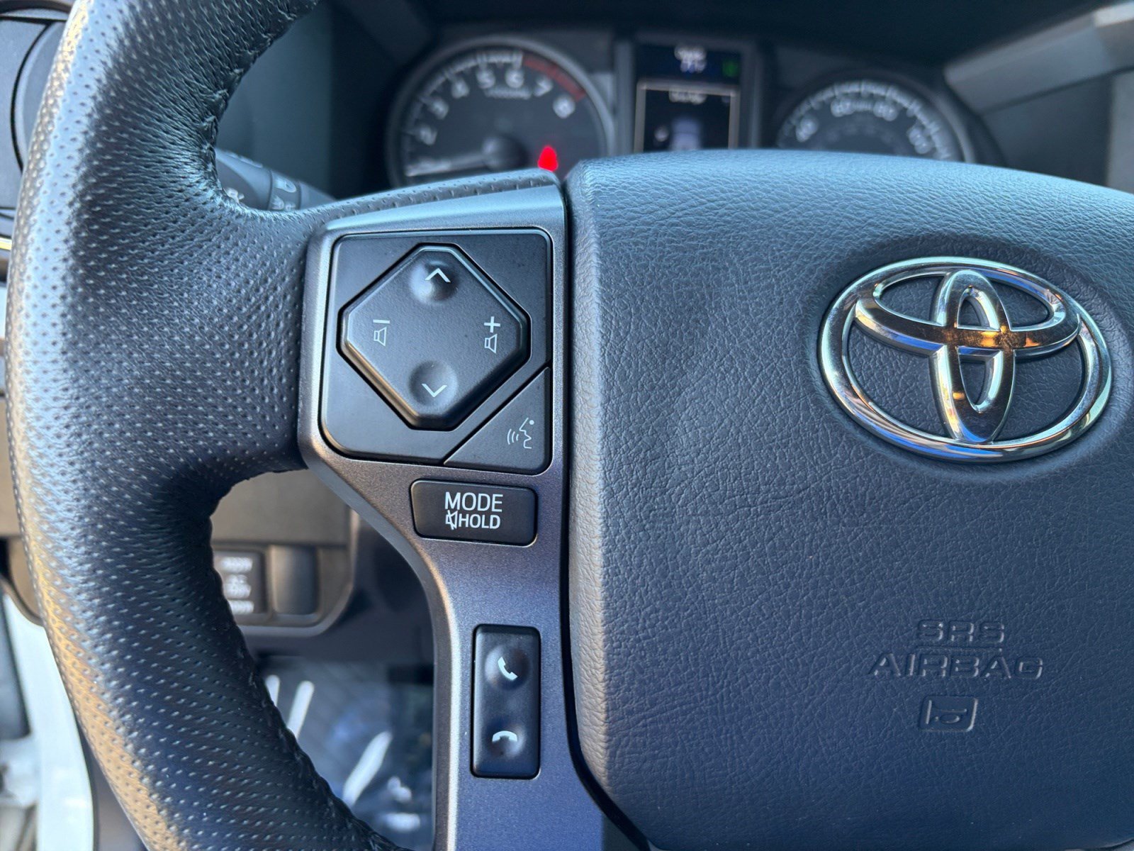 Certified 2023 Toyota Tacoma TRD Off-Road AWD/4WD image 14
