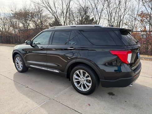 Used 2022 Ford Explorer Limited w/ Equipment Group 301A image 3