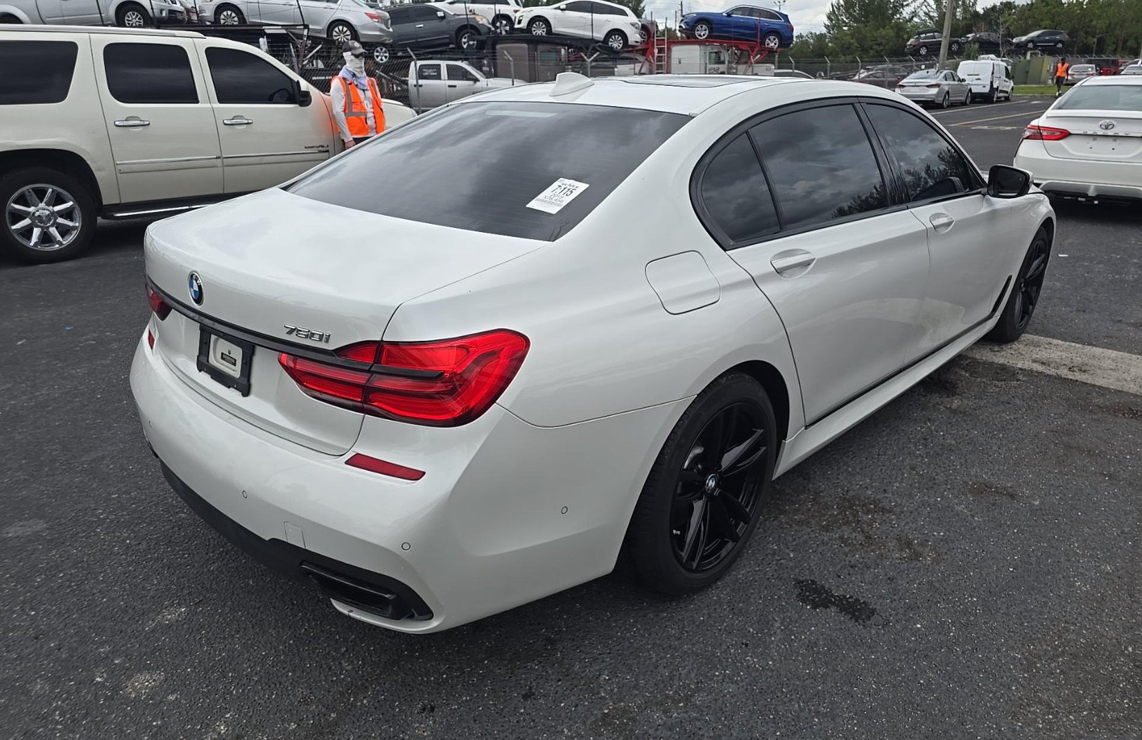 Used 2019 BMW 750i w/ Autobahn Package RWD image 3