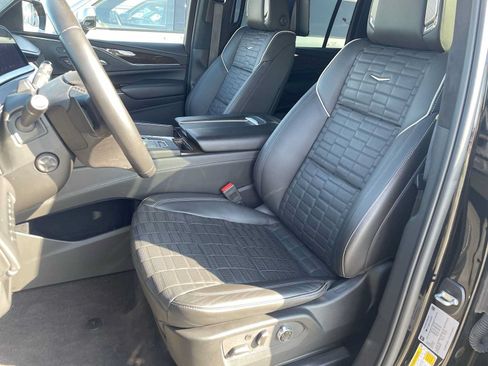Certified 2024 Cadillac Escalade ESV Premium Luxury Platinum AWD/4WD image 21