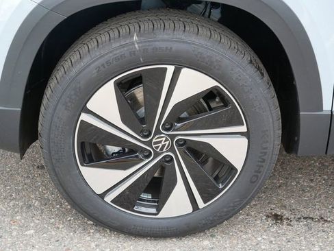 New 2026 Volkswagen Taos SE AWD/4WD image 5