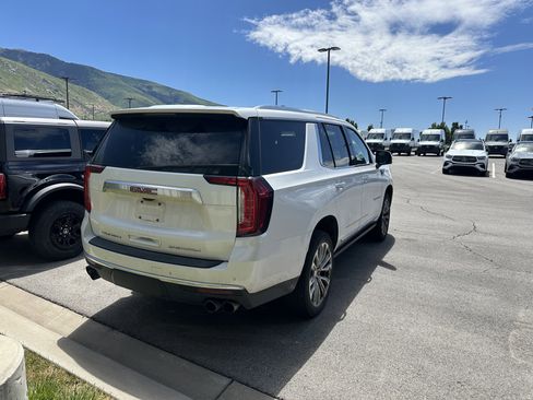 Used 2021 GMC Yukon Denali w/ Denali Premium Package AWD/4WD image 4