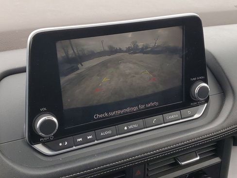 Used 2023 Nissan Rogue SV image 18