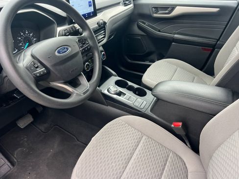Used 2022 Ford Escape SE image 11