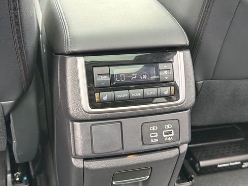 Certified 2025 Subaru Ascent Limited AWD/4WD image 16