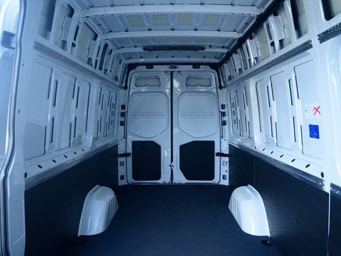 New 2026 Mercedes-Benz Sprinter 2500 image 15