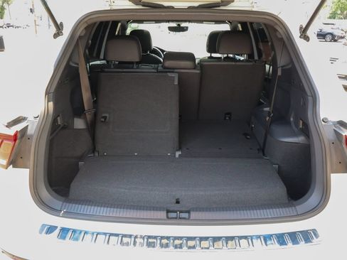 Used 2020 Volkswagen Tiguan SE R-Line w/ 3rd Row Seat Package AWD/4WD image 9