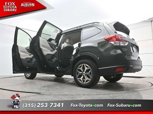 Used 2024 Subaru Forester Premium w/ Pop Package 2 image 33