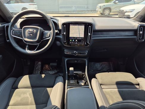Used 2023 Volvo XC40 Recharge Ultimate AWD/4WD image 25