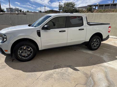 New 2025 Ford Maverick XLT image 4