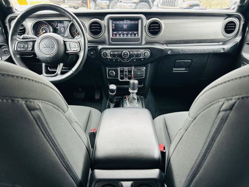 Used 2022 Jeep Wrangler Unlimited Sport AWD/4WD image 19