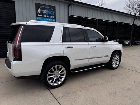 Used 2020 Cadillac Escalade Luxury image 8