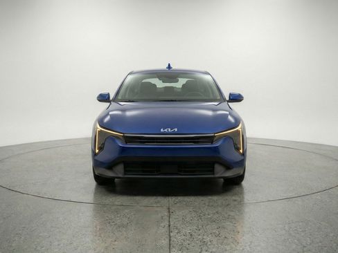 Used 2025 Kia K4 FWD image 2