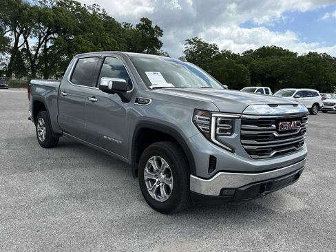 Used 2025 GMC Sierra 1500 SLT image 1