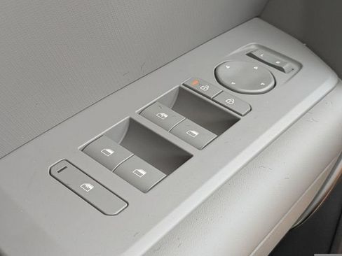 New 2027 Kia Seltos S FWD image 24