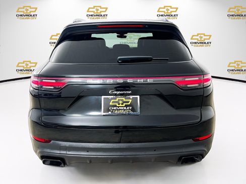 Used 2023 Porsche Cayenne Platinum Edition AWD/4WD image 6