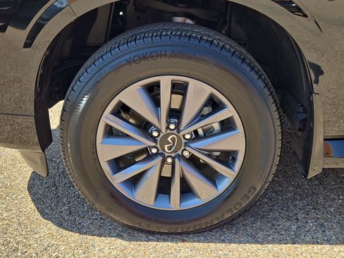 Used 2026 INFINITI QX80 Pure w/ Cargo Package RWD image 11