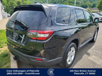 Used 2023 Honda Pilot LX video 3