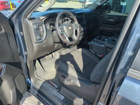 Used 2022 Chevrolet Silverado 1500 LT AWD/4WD image 11