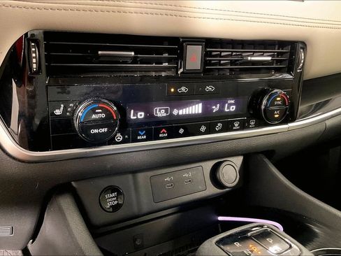 Used 2024 Nissan Rogue SL w/ SL Premium Package AWD/4WD image 26