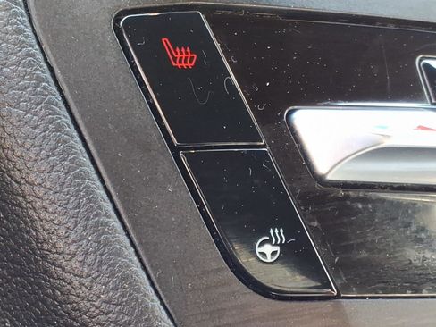 Used 2020 Ford Explorer XLT w/ Equipment Group 202A image 9