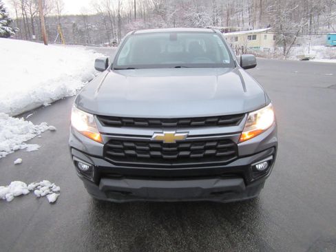 Used 2022 Chevrolet Colorado LT w/ LT Convenience Package image 8