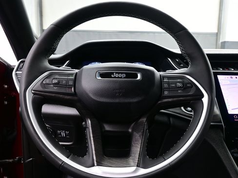 Used 2025 Jeep Grand Cherokee L Limited w/ Luxury Tech Group II AWD/4WD image 28