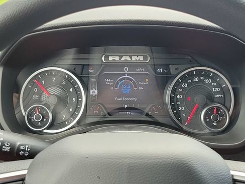 New 2026 RAM 1500 Express AWD/4WD image 19