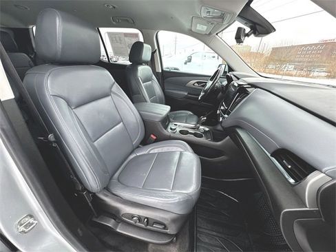 Used 2020 Chevrolet Traverse LT w/ LT Premium Package image 28