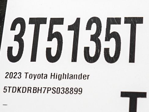Used 2023 Toyota Highlander Platinum AWD/4WD image 35